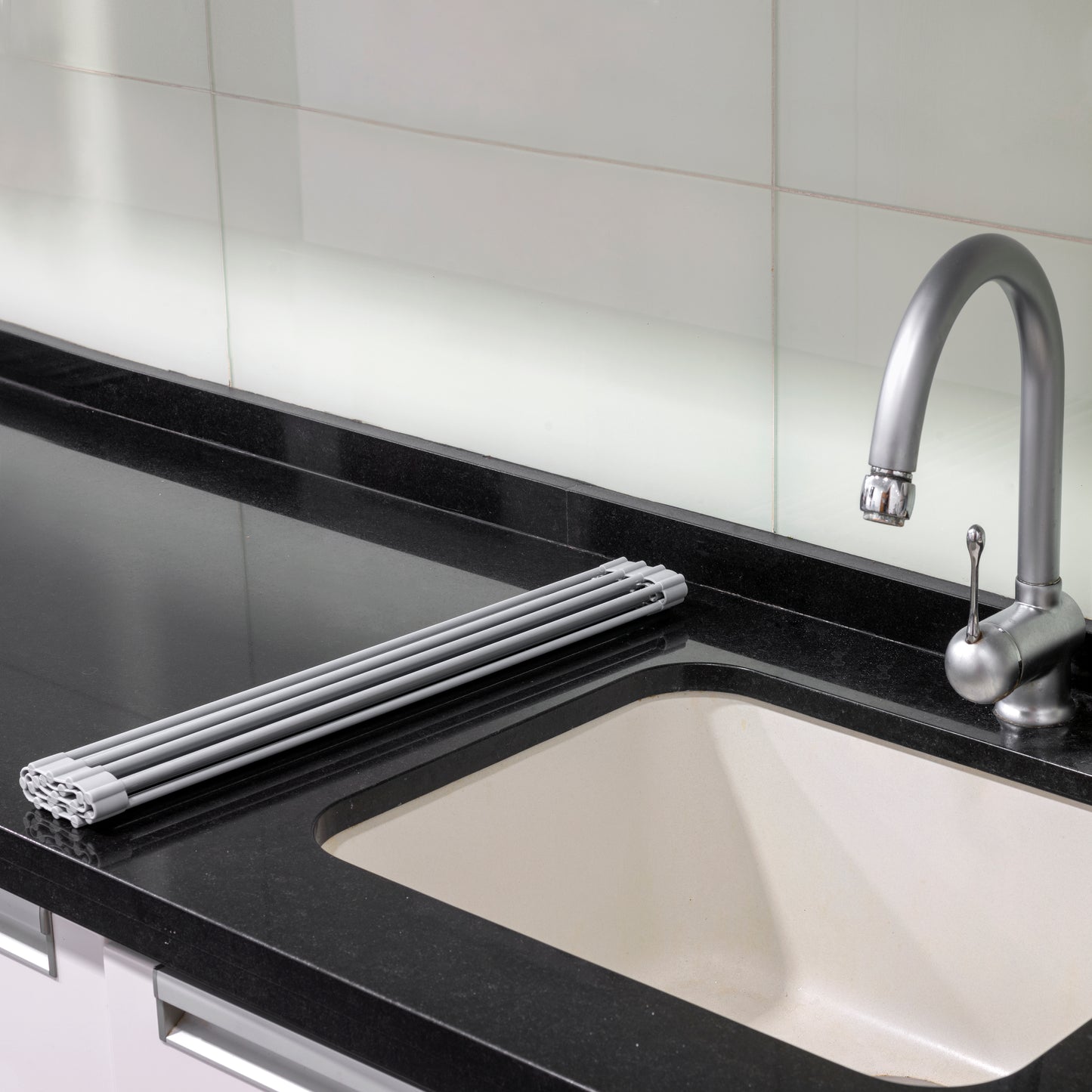 Escurreplatos de acero y silicona flexible